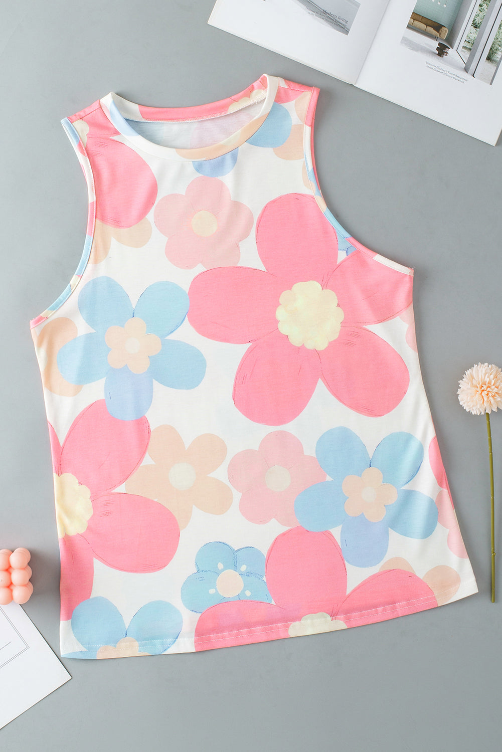 Roze mouwloze top met ronde hals en bloemenprint