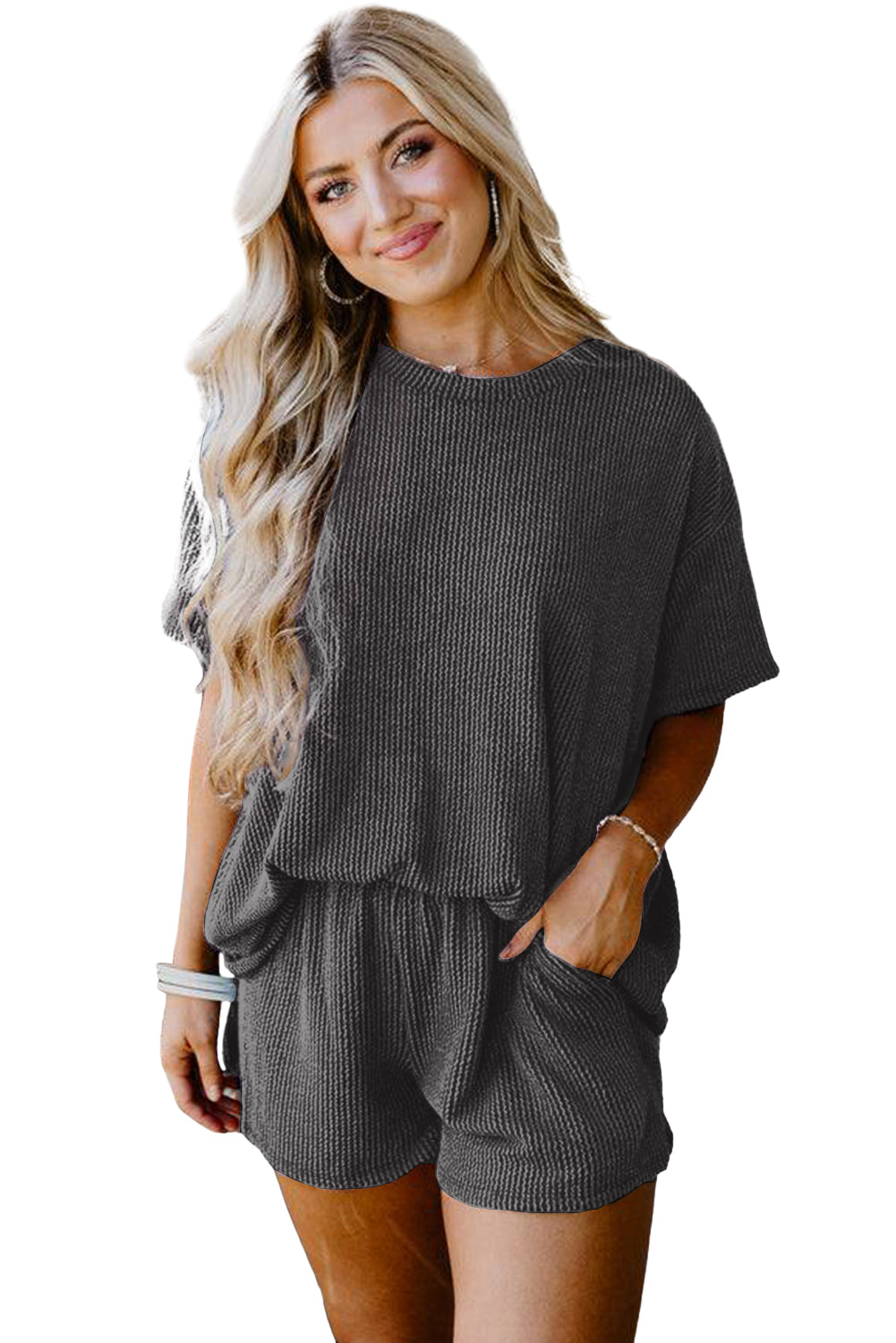 Set van een Carbon Grey Ribbed Textured Knit Loose Fit T-shirt en korte broek