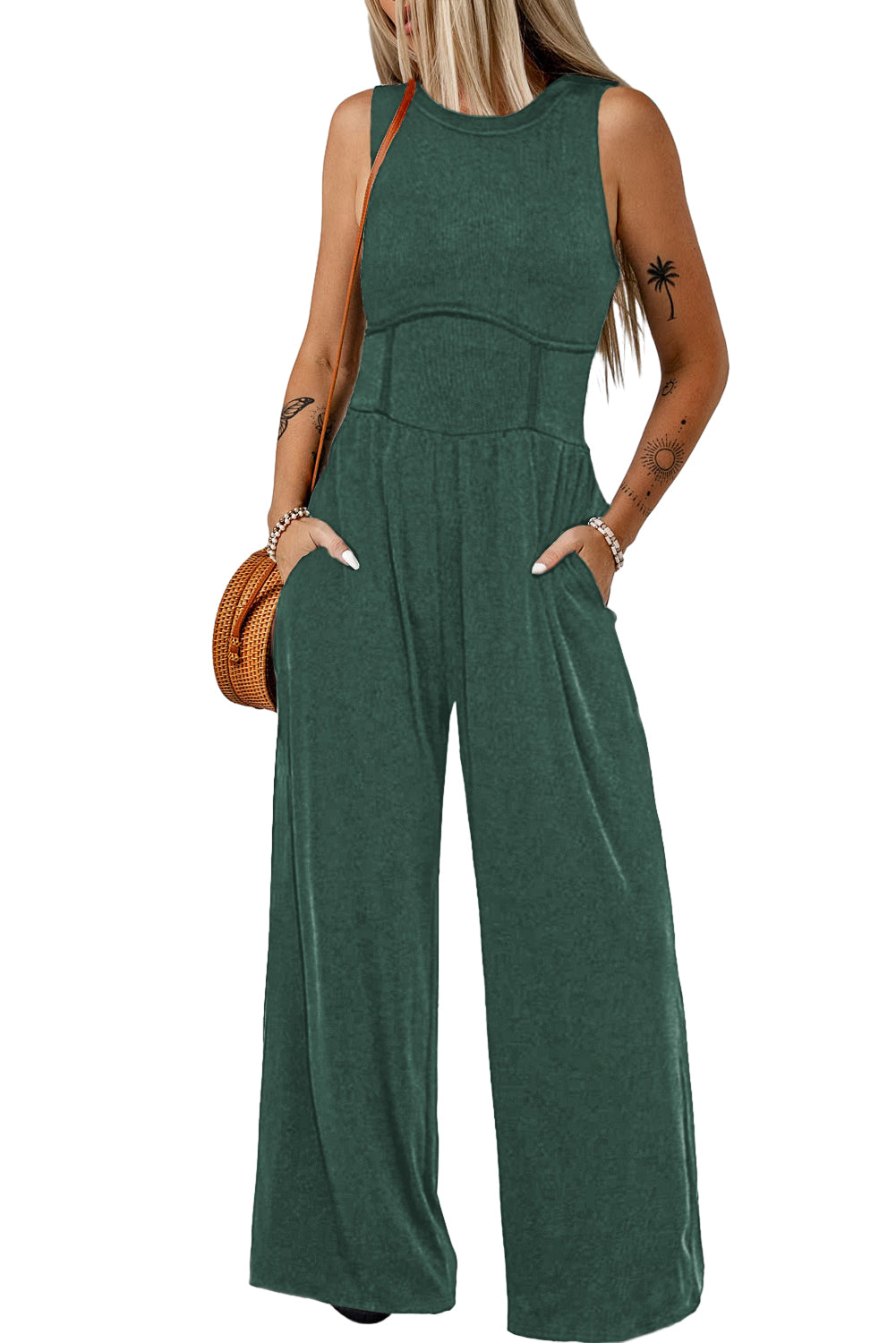 Zwarte jumpsuit met wijde pijpen en een strakke taille zonder mouwen