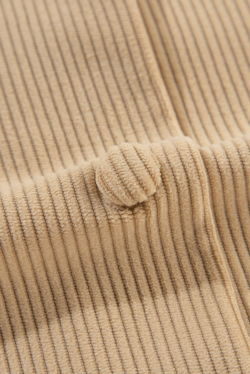 Licht Frans beige effen geplooide klepzak corduroy shacket met knoopsluiting