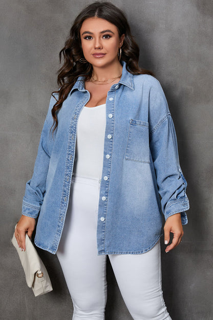 Hemelsblauwe plus-size borstzak denim shacket met knoopsluiting