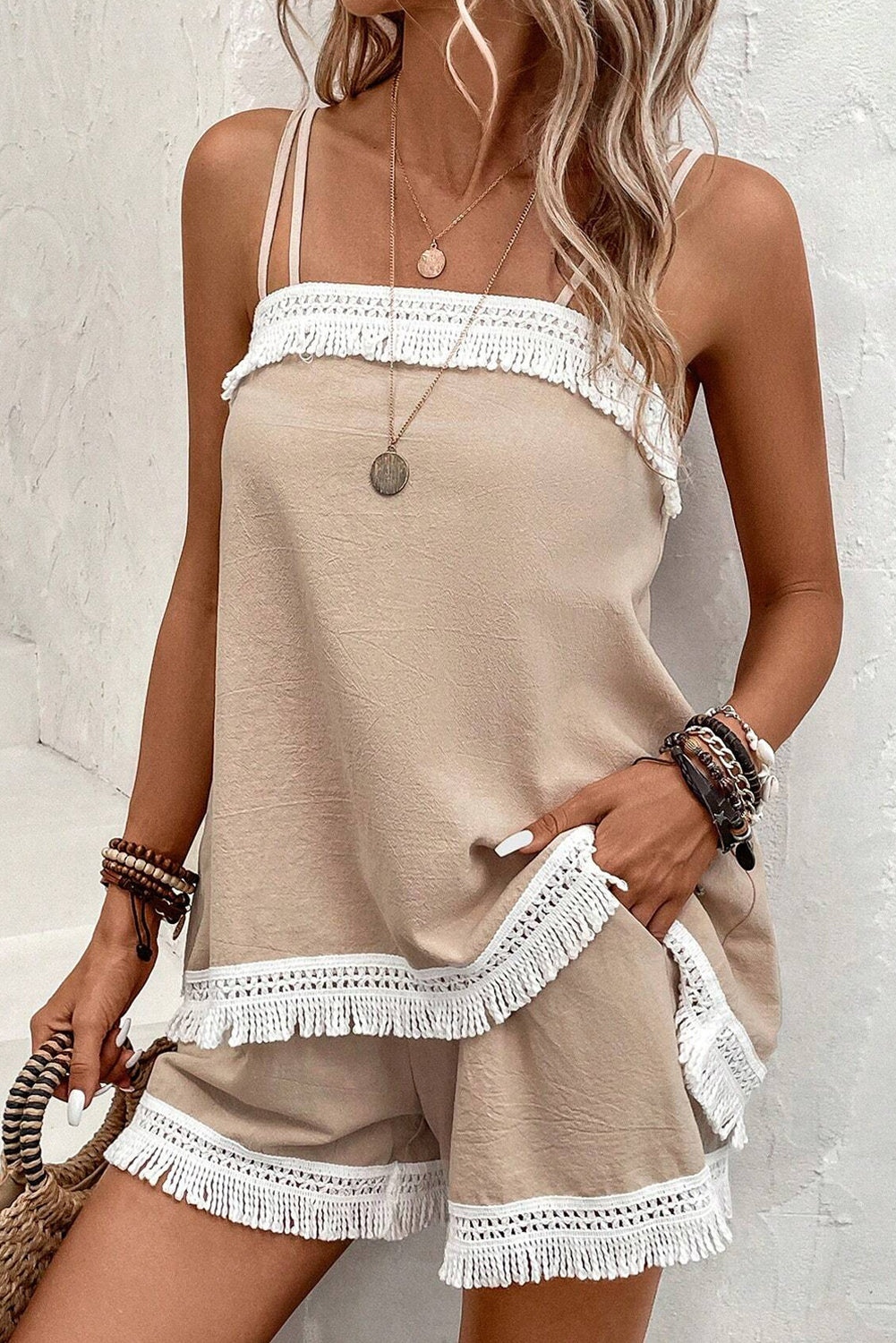 Pale Khaki Fringe Crochet Tank Top met dubbele bandjes en shorts set