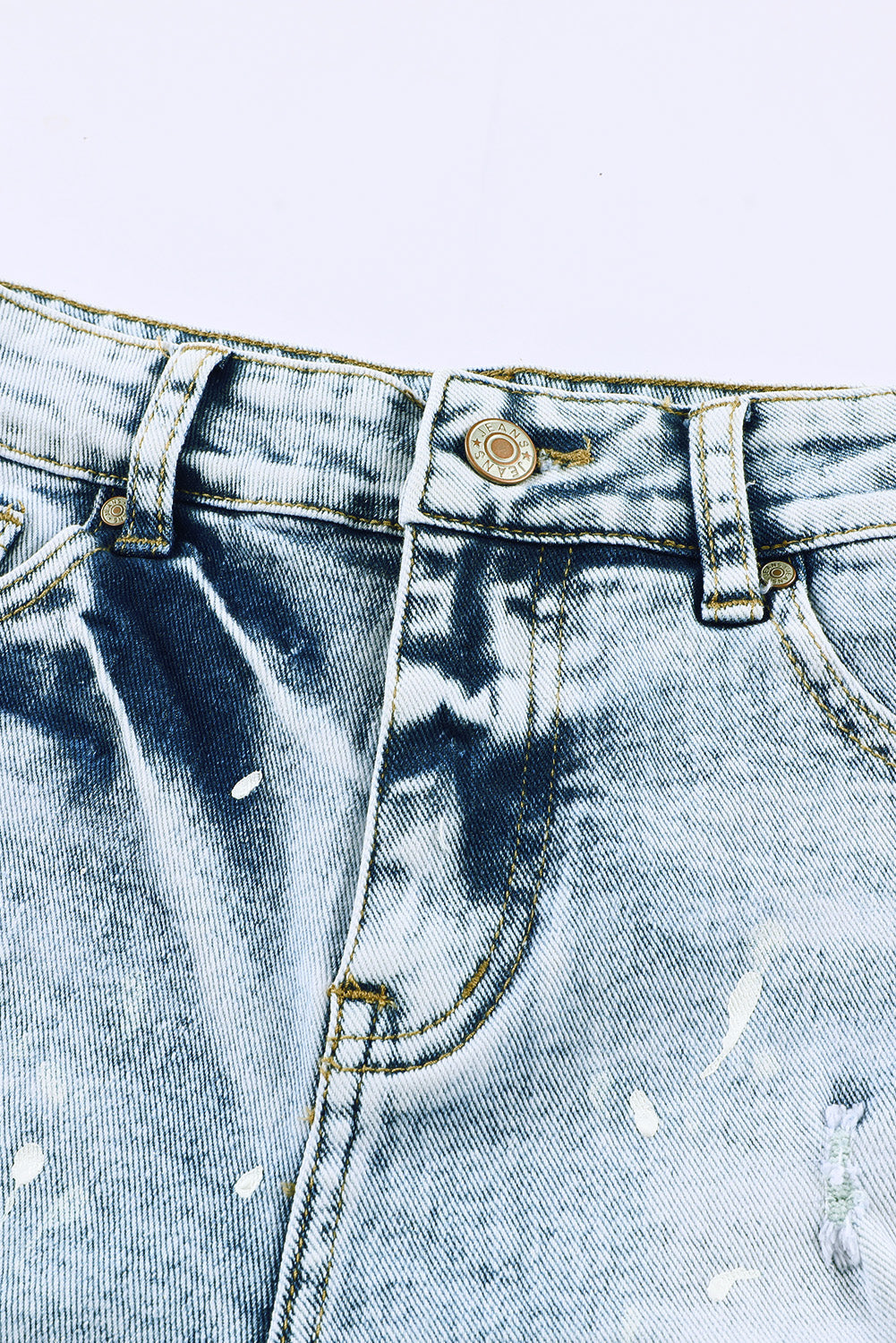 Hemelsblauwe versleten gebleekte denim shorts