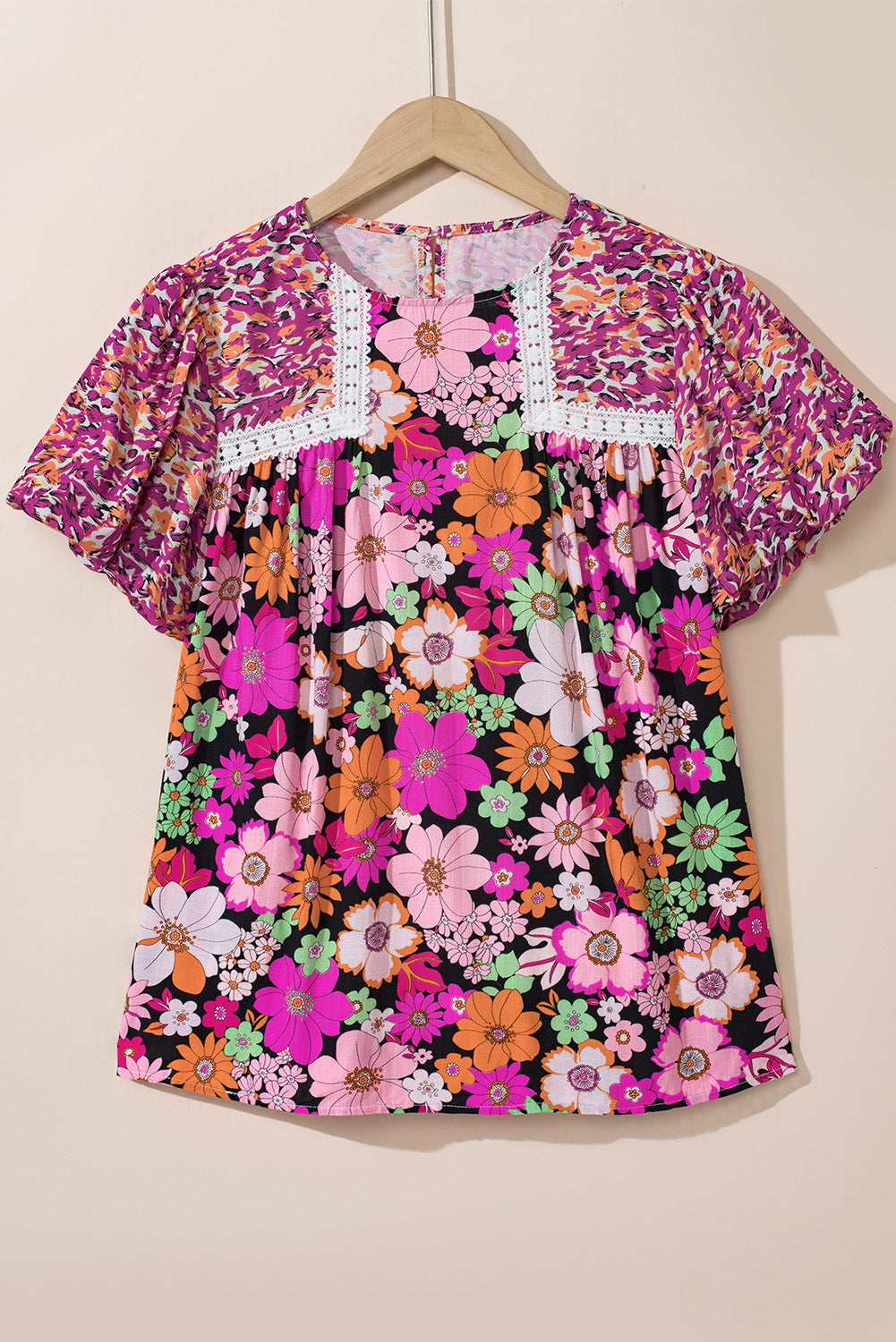 Rozerode bubbelmouw kantversiering bloemenmix blouse