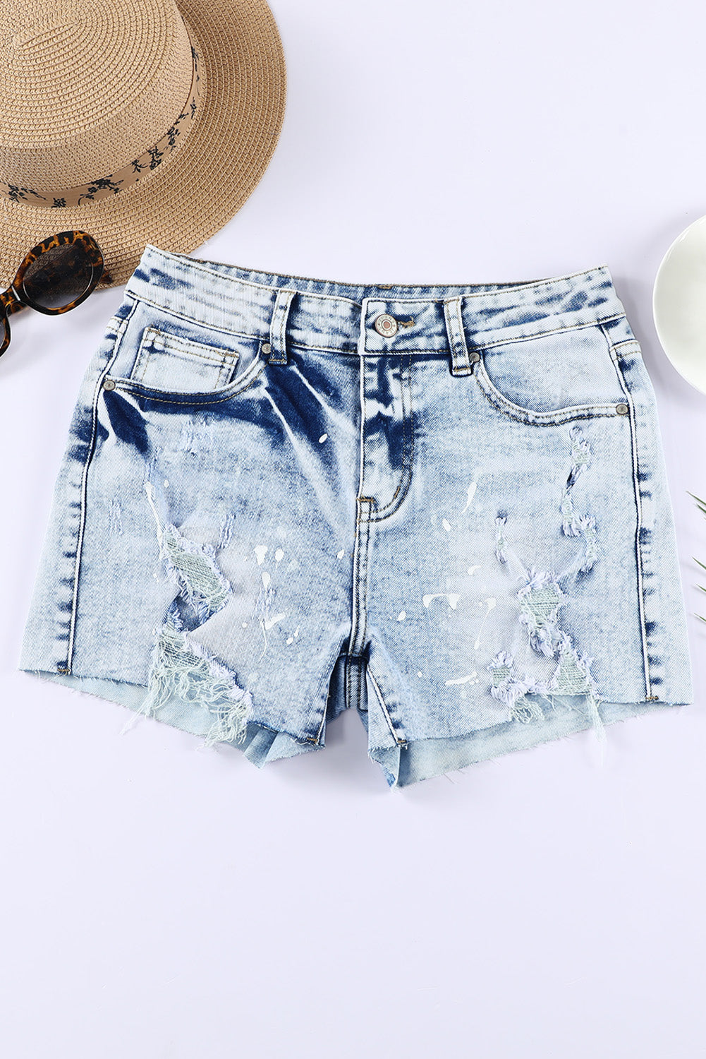 Hemelsblauwe versleten gebleekte denim shorts