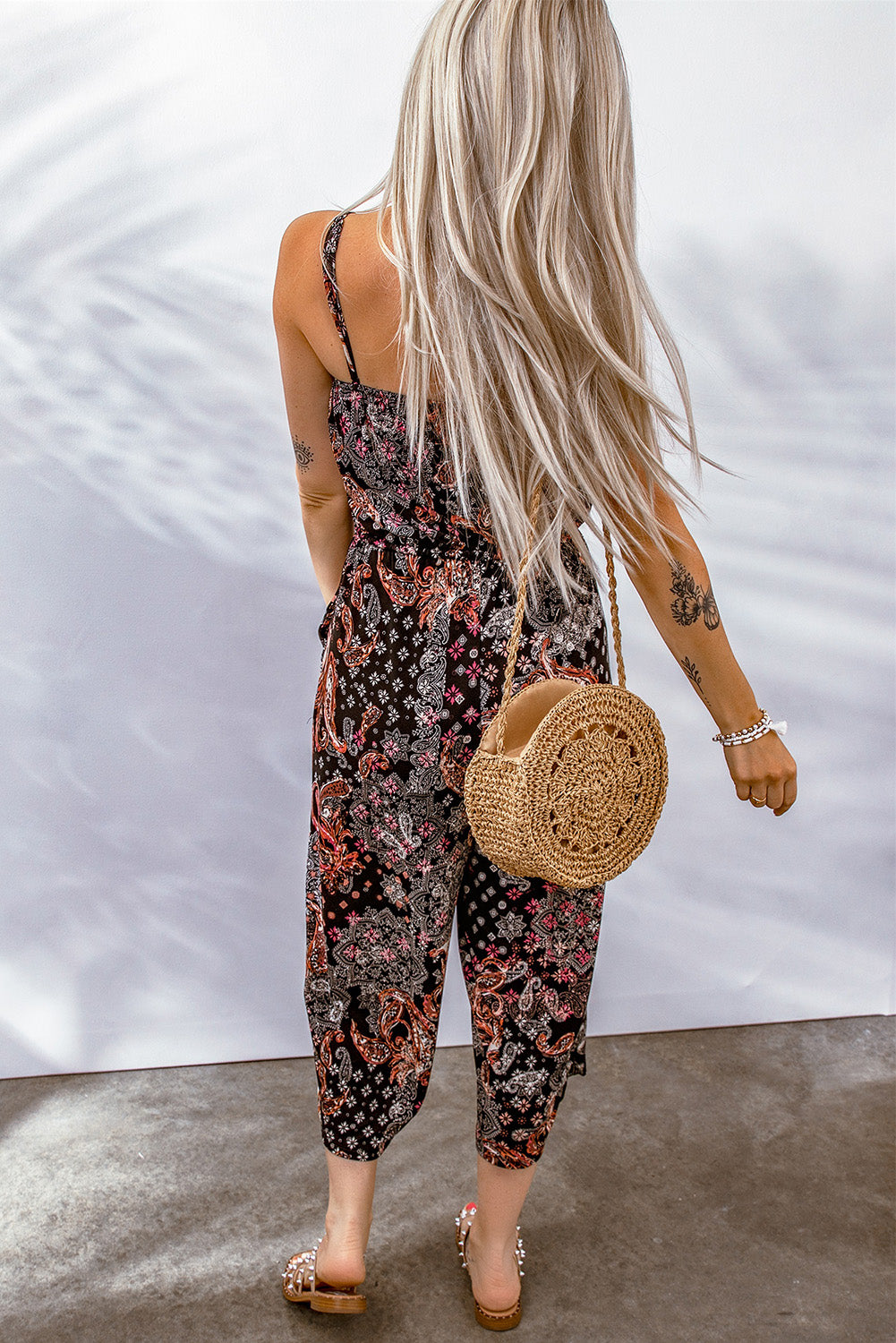 Zwarte cropped jumpsuit met gemengde paisleyprint