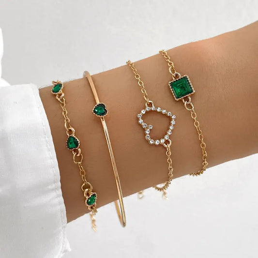 Ensemble de bijoux avec bracelet incrusté