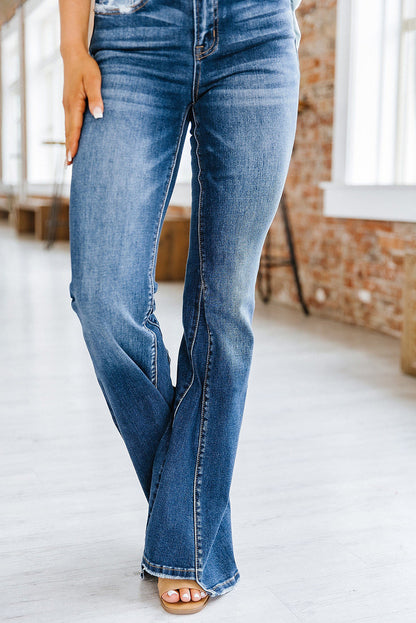 Hemelsblauwe medium wash high rise flare jeans