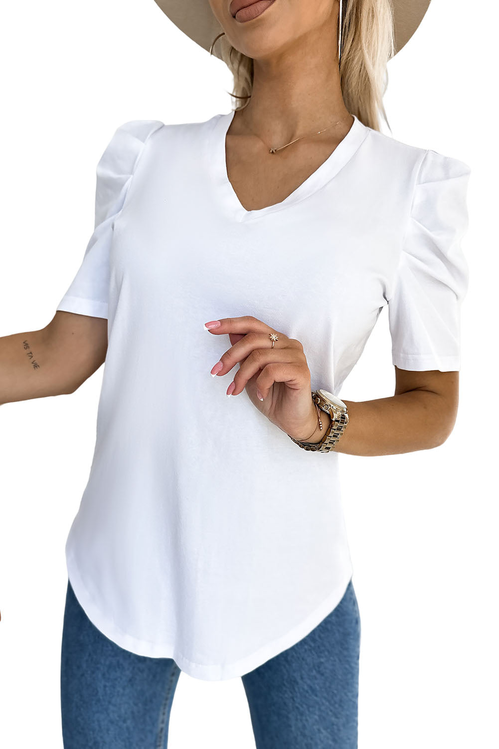 Zwart T-shirt met pofmouwen en V-hals