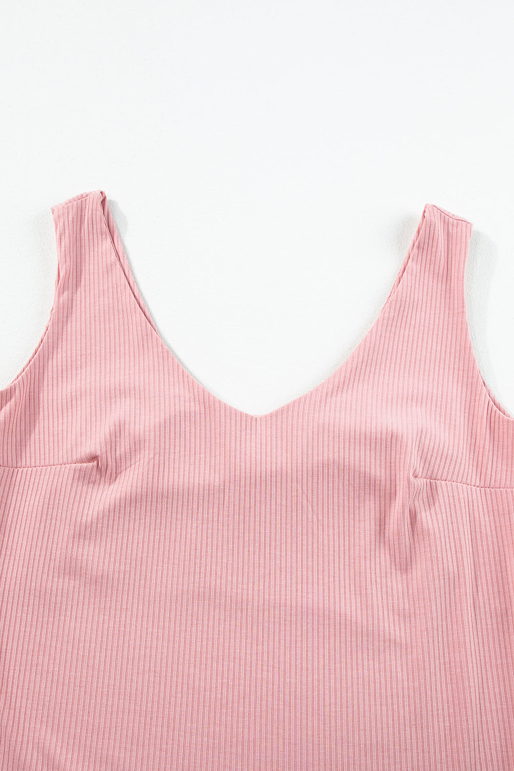 Lichtroze tanktop met ribstructuur en V-hals