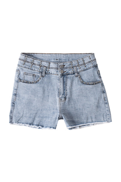 Hemelsblauwe denim shorts met diamanten studs en vintage wash