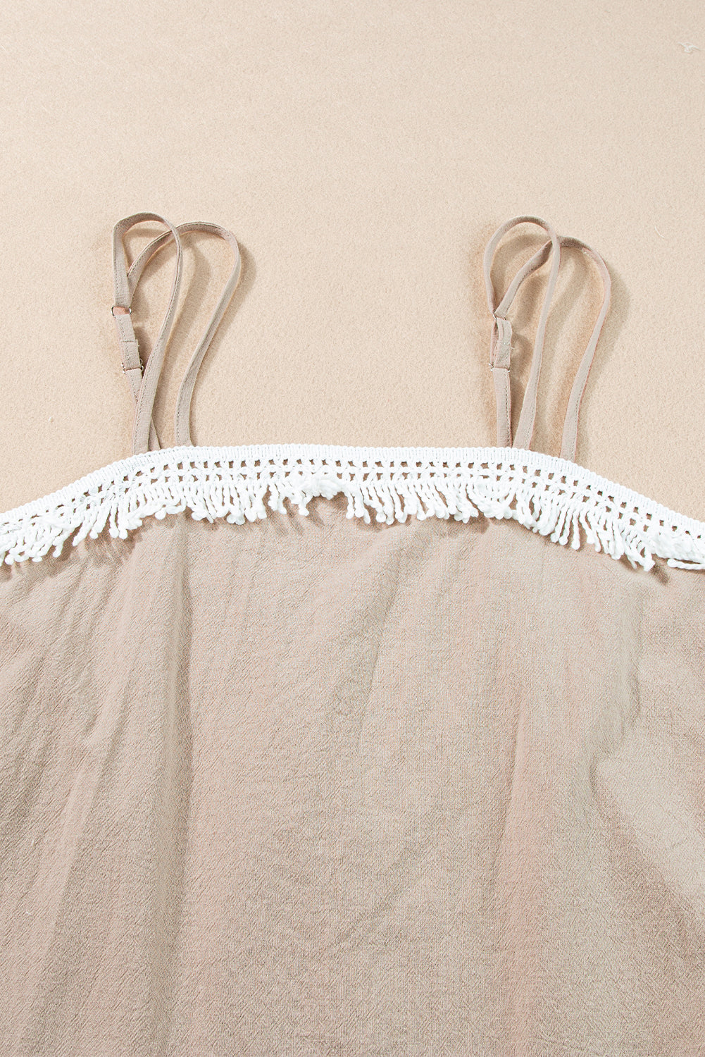 Pale Khaki Fringe Crochet Tank Top met dubbele bandjes en shorts set