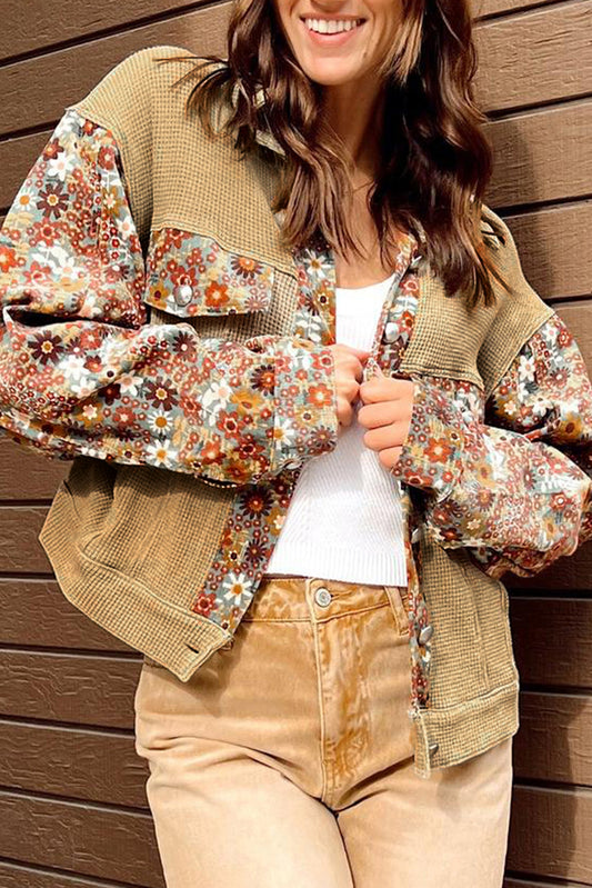 Veste boutonnée en tricot gaufré kaki à imprimé floral patchwork