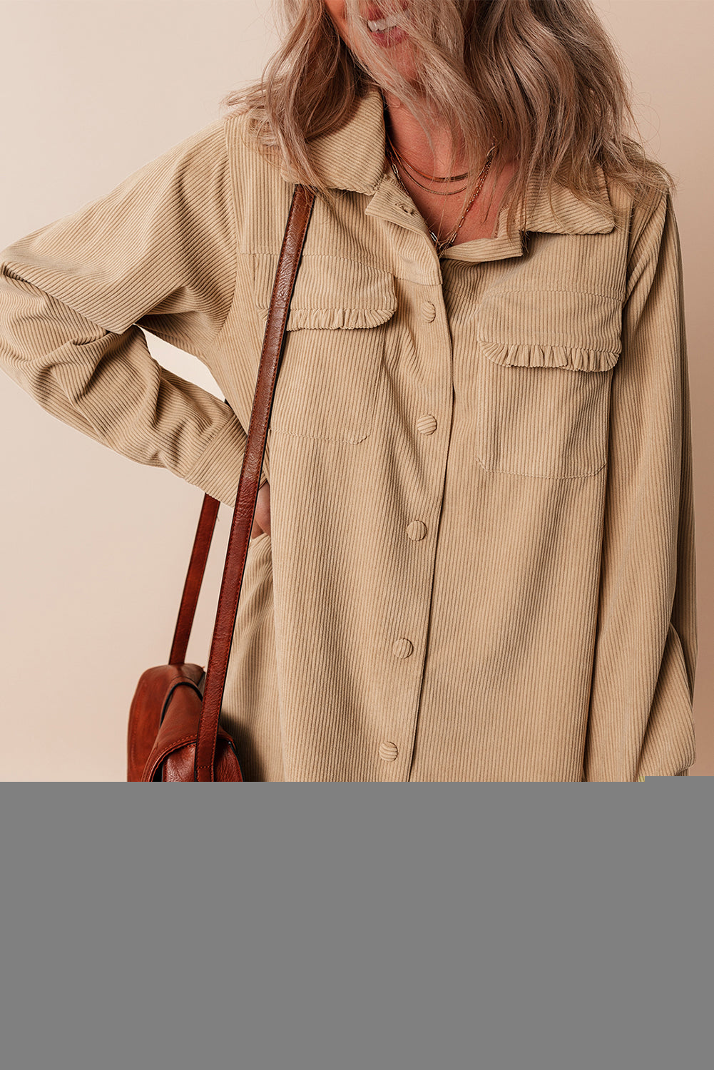 Licht Frans beige effen geplooide klepzak corduroy shacket met knoopsluiting