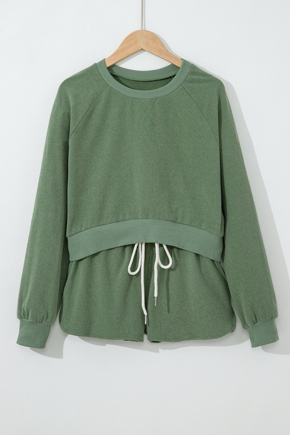 Ensemble deux pièces en polaire verte avec pull court et short