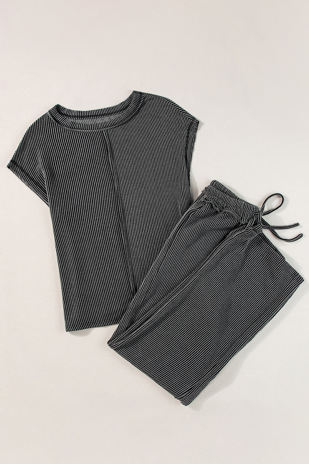 Carbon Grey Exposed Seam Ribbed T-shirt en broek Tweedelige outfit