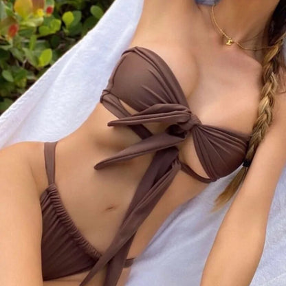 Uitgeholde bandage bikiniset in effen kleur